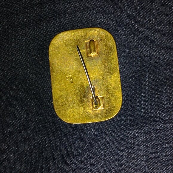 White and Gold Fern Enamel Pin - Picture 3 of 3